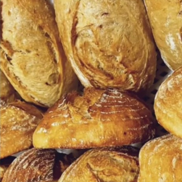 PÃO ITALIANO DE FERMENTAÇAO NATURAL C/ AZEITONAS 350G