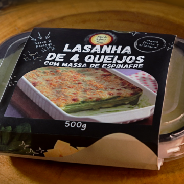LASANHA 4 QUEIJOS C/ MASSA DE ESPINAFE LINHA PRÁTICA 500G